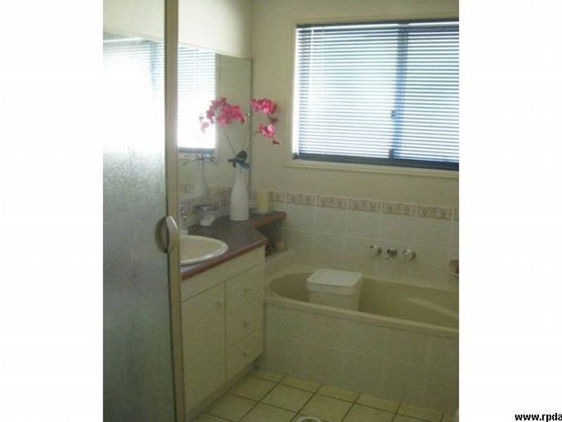 2 Maidenhair Court, Forest Lake QLD 4078