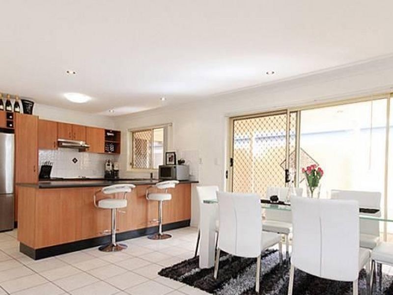 8 Bullen Circuit, Forest Lake QLD 4078