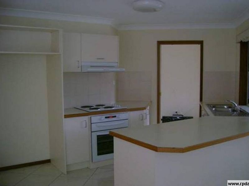 28 Murray Place, Forest Lake QLD 4078