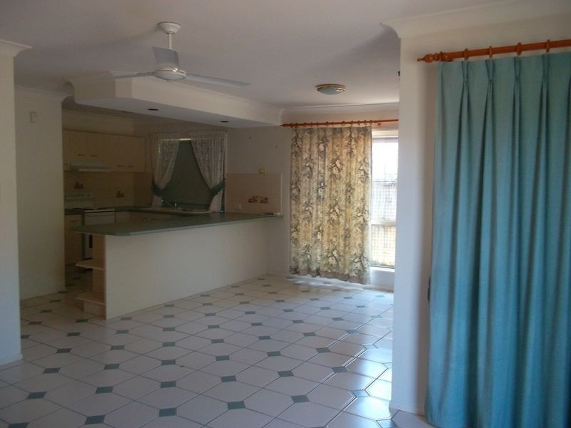 37 Lakeside Crescent, Forest Lake QLD 4078