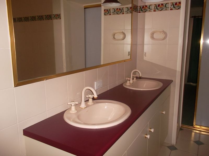 37 Lakeside Crescent, Forest Lake QLD 4078