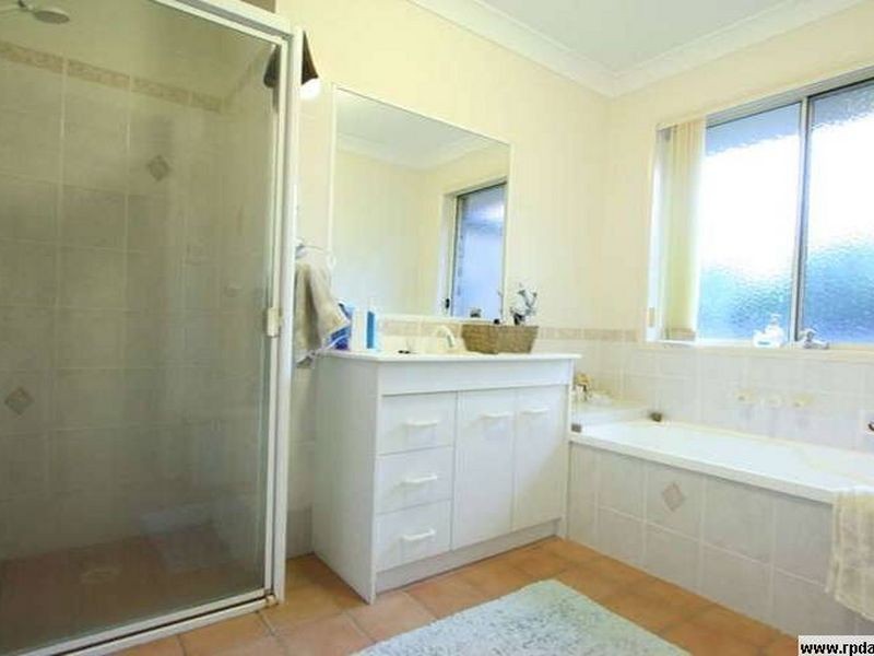 3 Paterson Place, Forest Lake QLD 4078