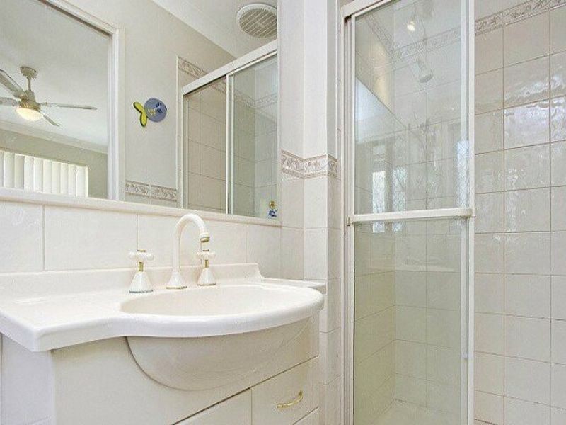 50 Regency Drive, Regents Park QLD 4118