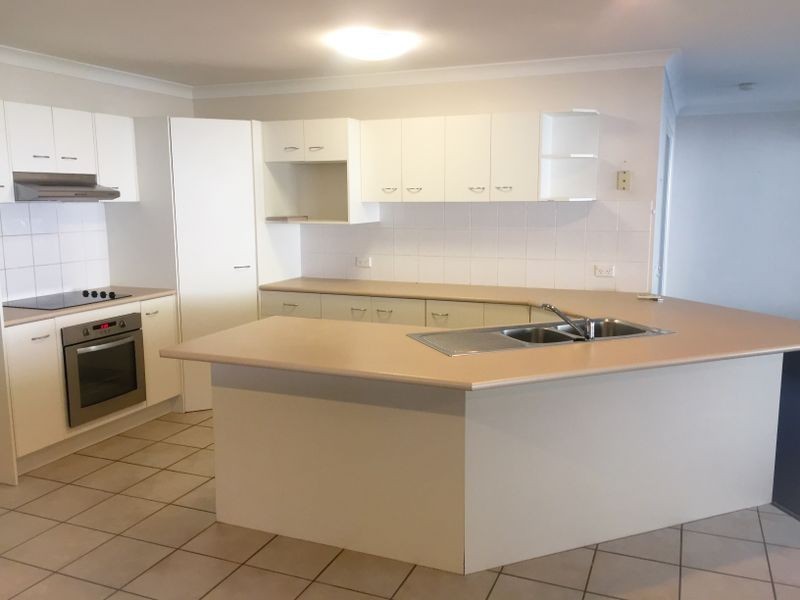 19 Paterson Place, Forest Lake QLD 4078