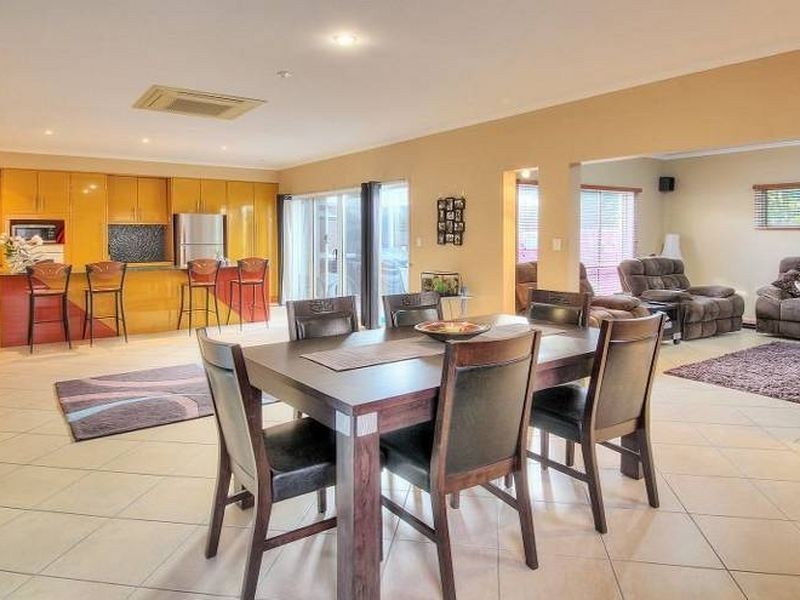 20 Mapleton Crescent, Forest Lake QLD 4078