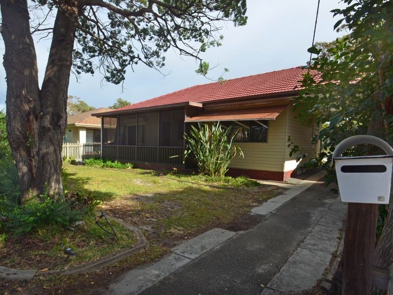 21 Angler Street, Woy Woy NSW 2256
