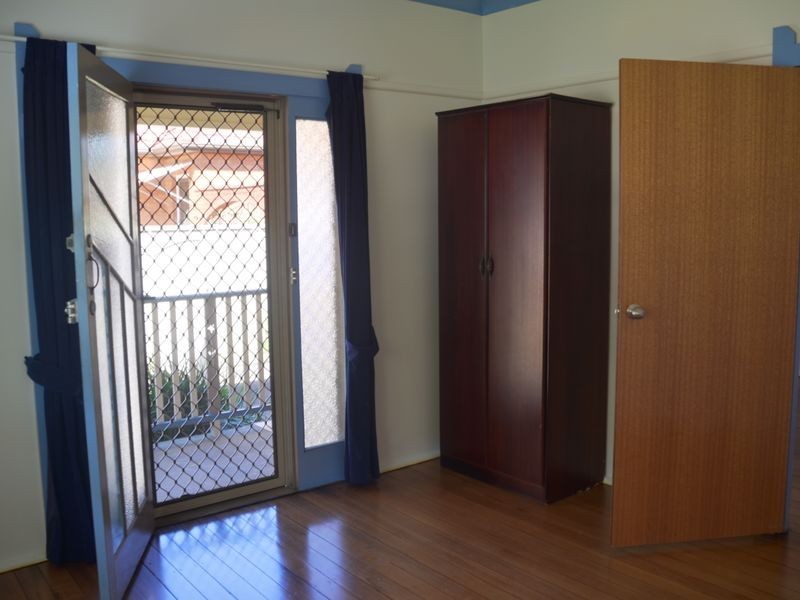 61 Memorial Ave, Blackwall NSW 2256