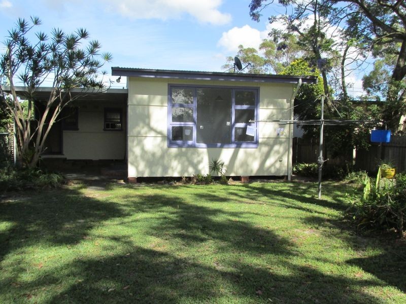 80 Springwood Av, Ettalong Beach NSW 2257