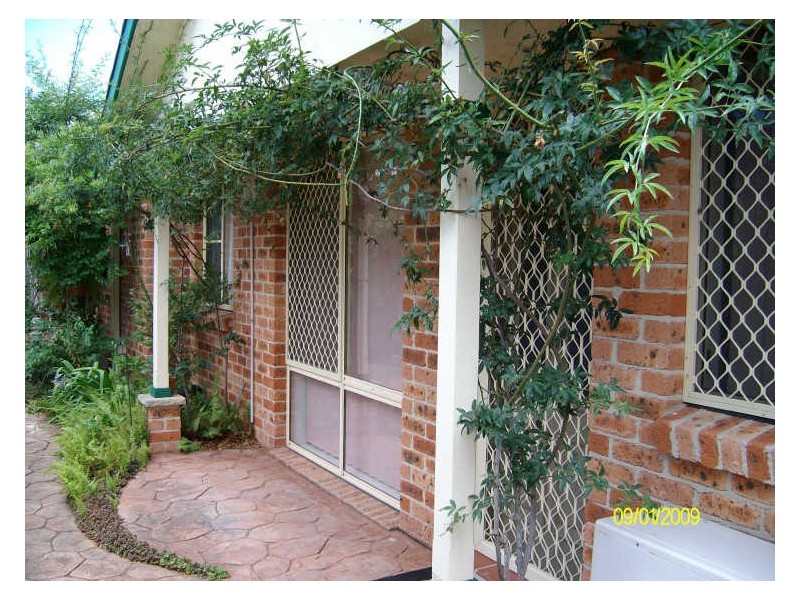 2/4 Bowden Road, Woy Woy NSW 2256