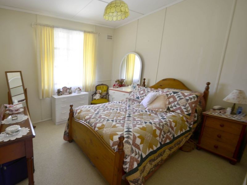 5 Carrington Street, Woy Woy NSW 2256