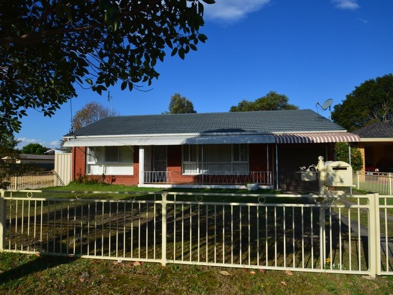 12 Norma Crescent, Woy Woy NSW 2256