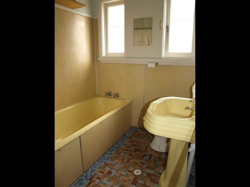 7 Birdwood Avenue, Woy Woy NSW 2256