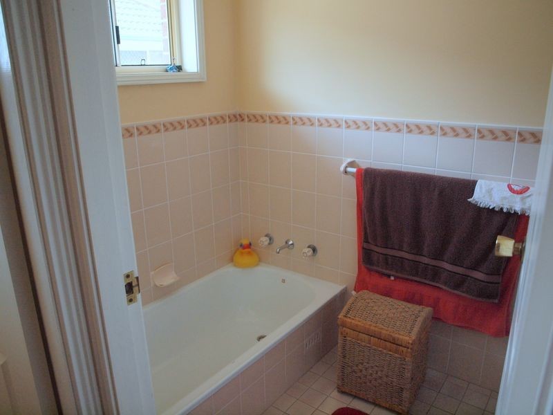 1/77 Trafalgar Ave, Woy Woy NSW 2256