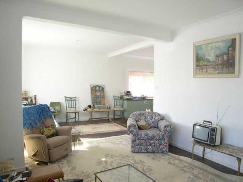 1 Oak Street, Blackwall NSW 2256