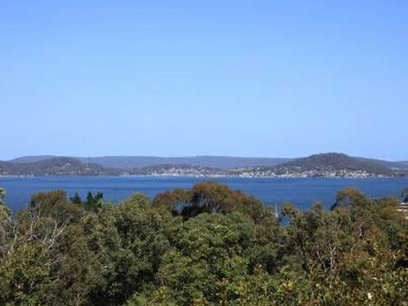 26 Penang Street, Point Clare NSW 2250