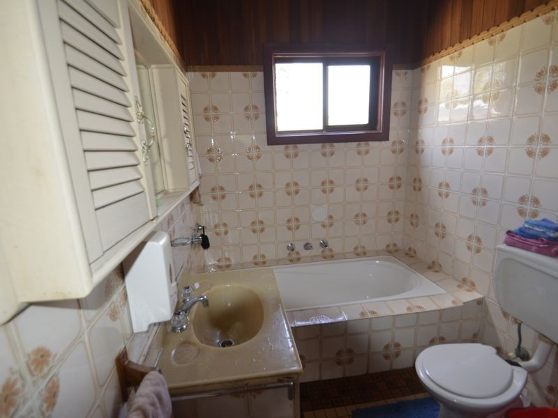 73 Ocean Beach Road, Woy Woy NSW 2256