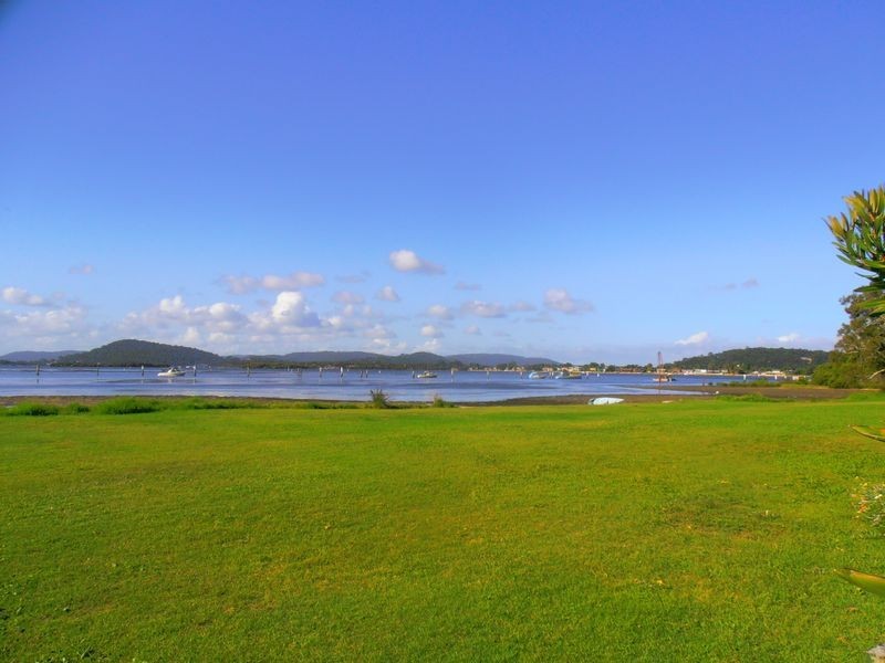 10 Oak St, Blackwall NSW 2256