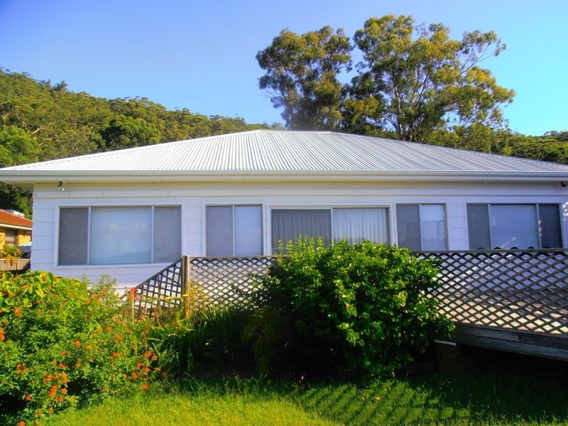 10 Oak St, Blackwall NSW 2256