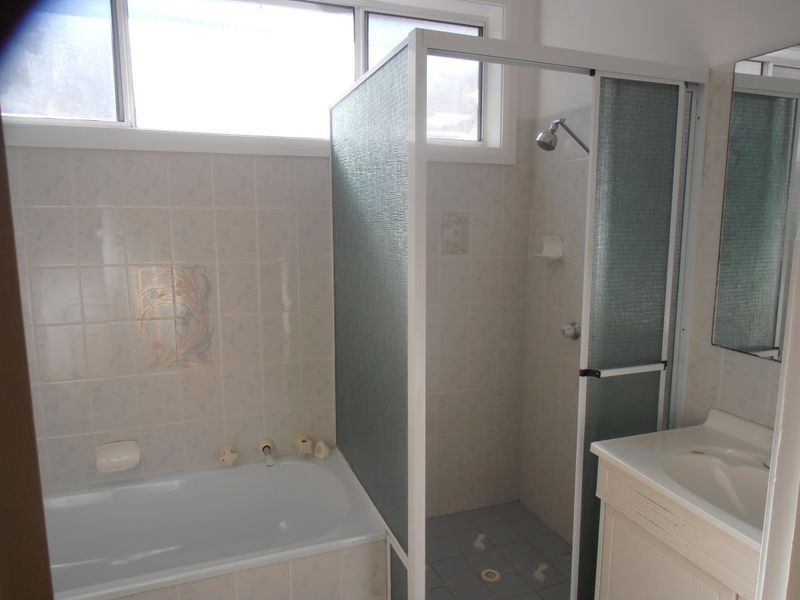 10 Oak St, Blackwall NSW 2256