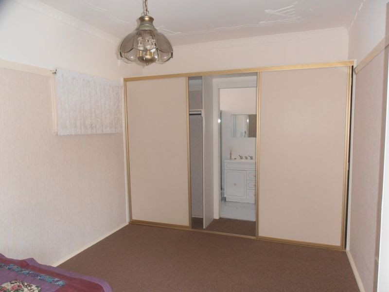 10 Oak St, Blackwall NSW 2256