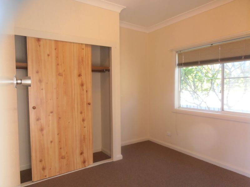 10 Oak St, Blackwall NSW 2256
