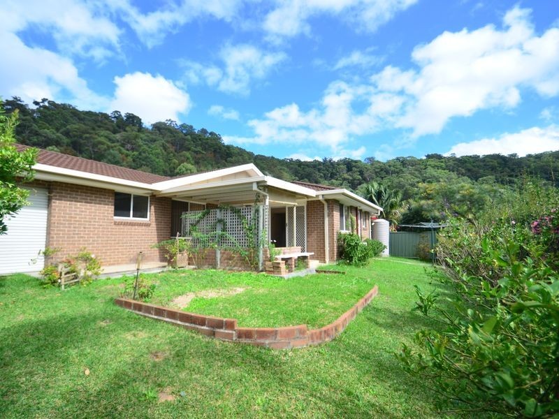 12 Oxley Place, Point Clare NSW 2250