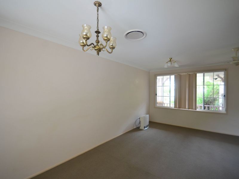 12 Oxley Place, Point Clare NSW 2250