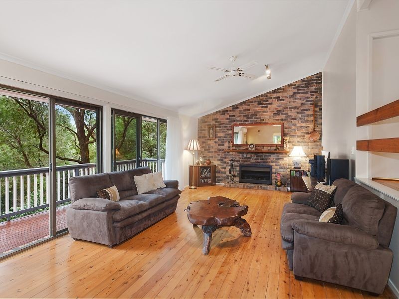 11 Lorikeet Lane, Fountaindale NSW 2258