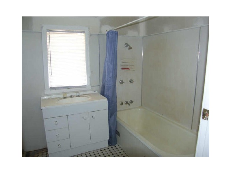 15 Fairview Street, Woy Woy NSW 2256