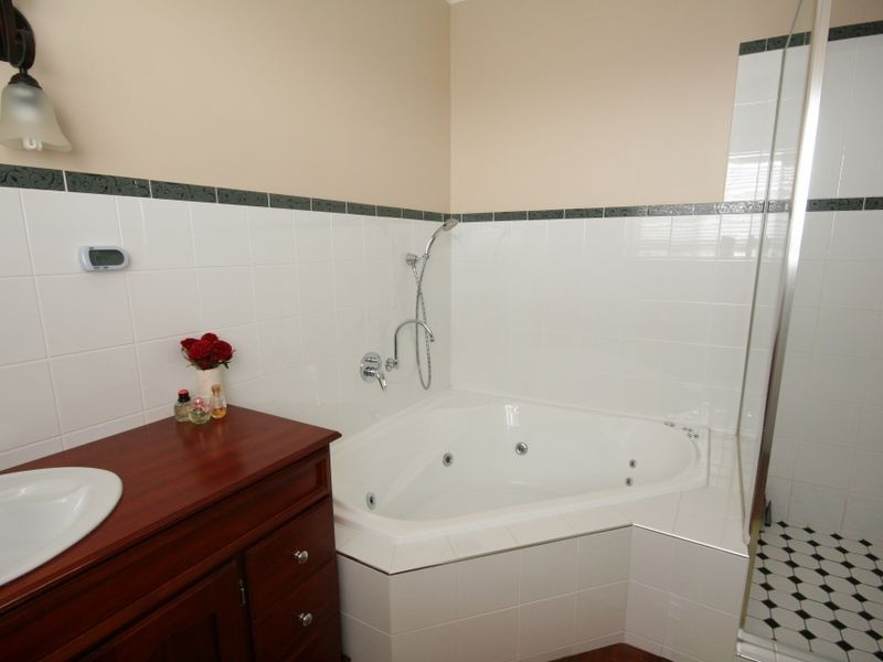 8 Purcell Street, Moorooka QLD 4105