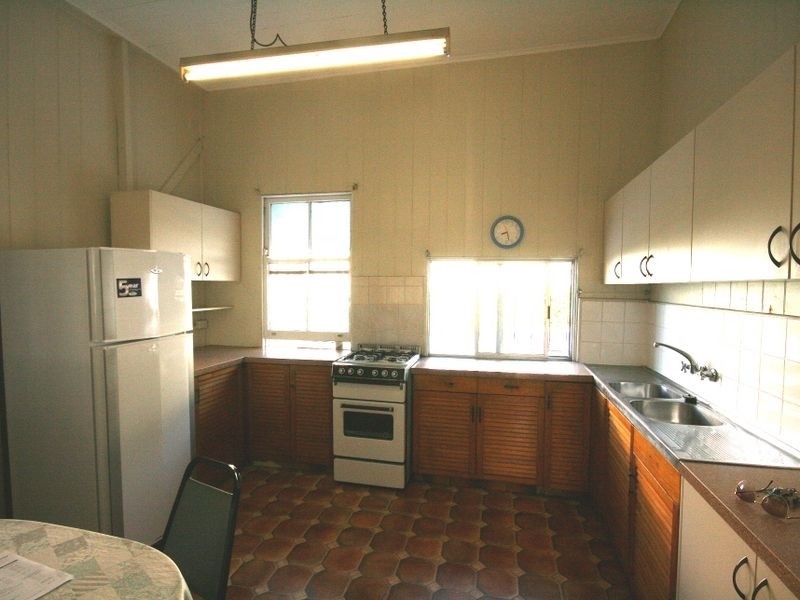 44 Young Street, Annerley QLD 4103