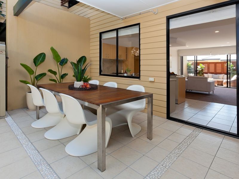 4/12 Simon Street, Yeronga QLD 4104