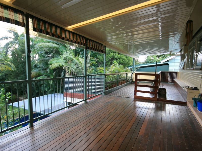 11 Luya Street, Fairfield QLD 4103