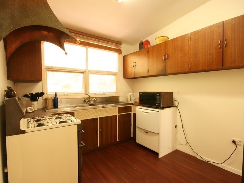 11 Luya Street, Fairfield QLD 4103