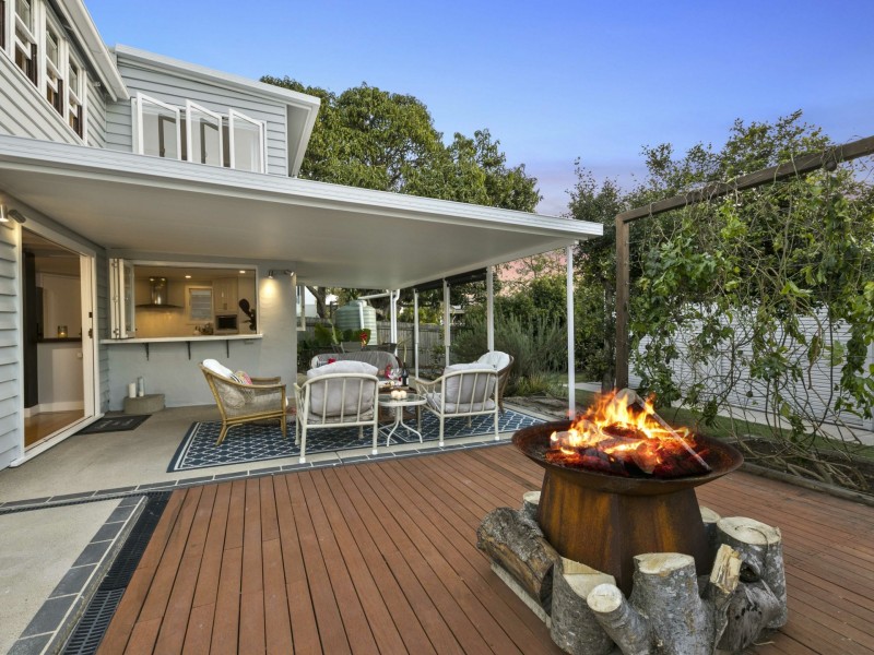 61 Newcastle Street, Fairfield QLD 4103