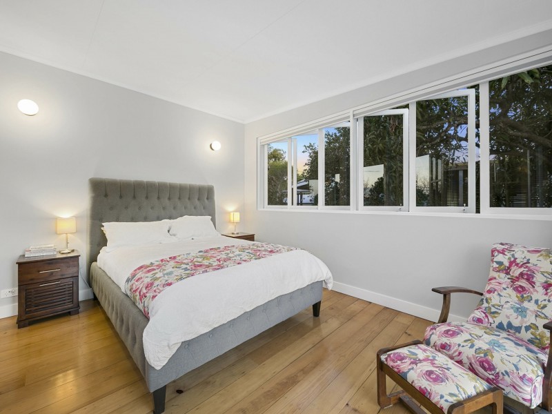 61 Newcastle Street, Fairfield QLD 4103