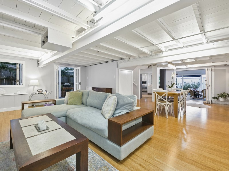 61 Newcastle Street, Fairfield QLD 4103