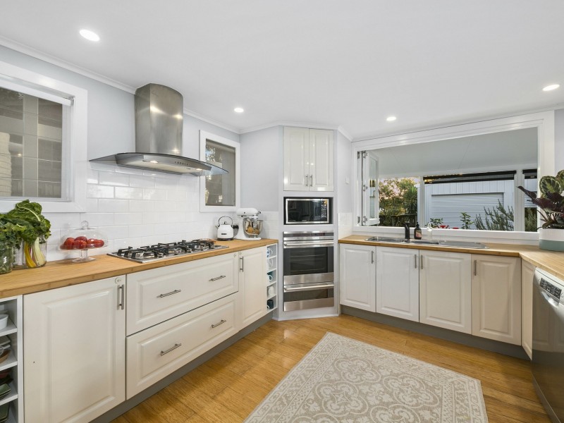 61 Newcastle Street, Fairfield QLD 4103