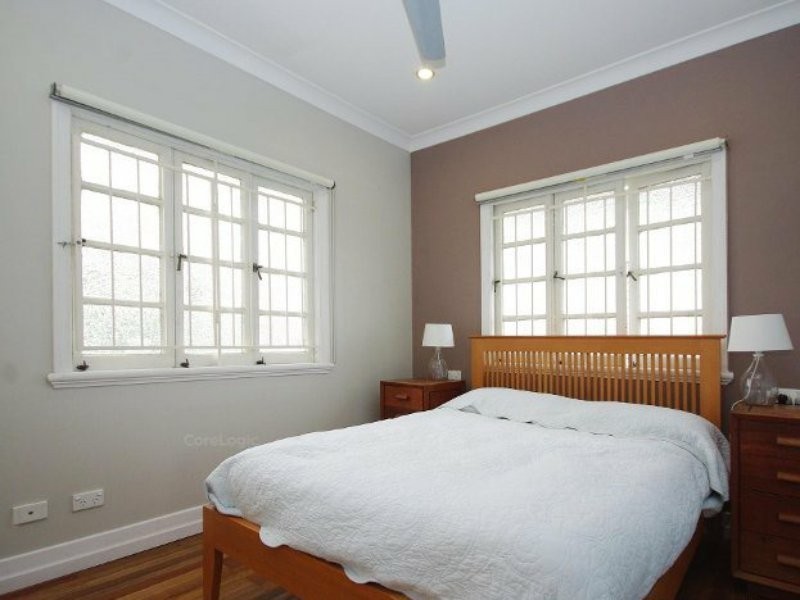 43 Stimpson Street, Fairfield QLD 4103