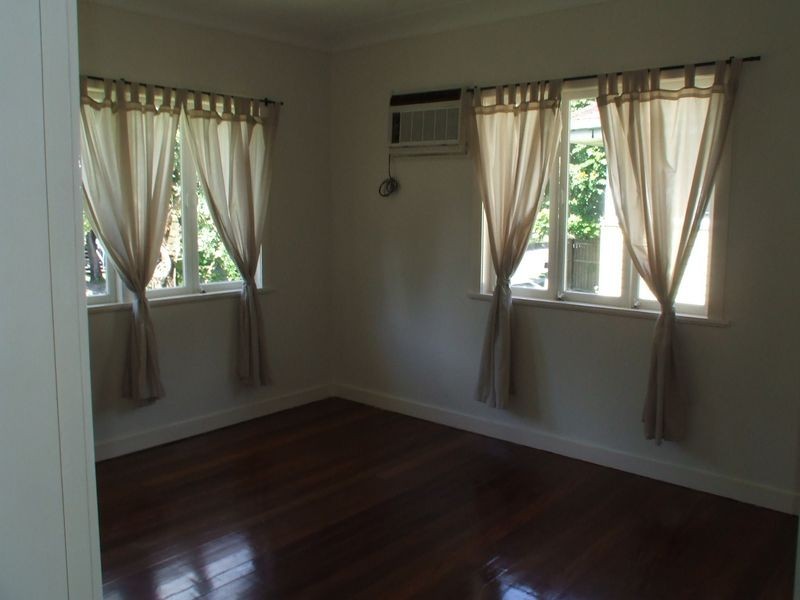 91 Fairfield Road, Fairfield QLD 4103