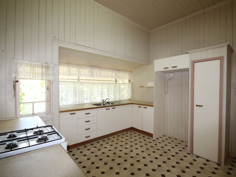 18 Harrowby Street, Corinda QLD 4075