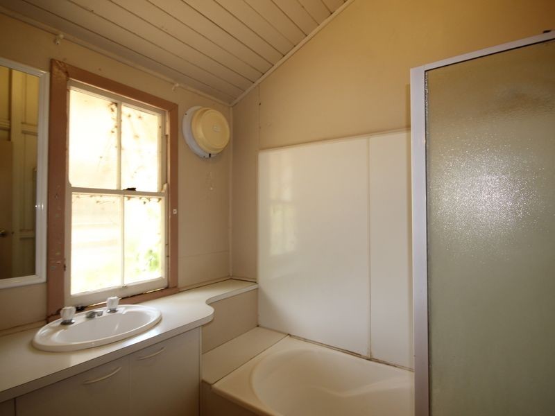 18 Harrowby Street, Corinda QLD 4075