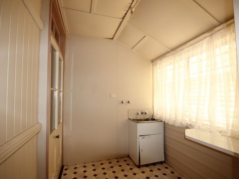 18 Harrowby Street, Corinda QLD 4075