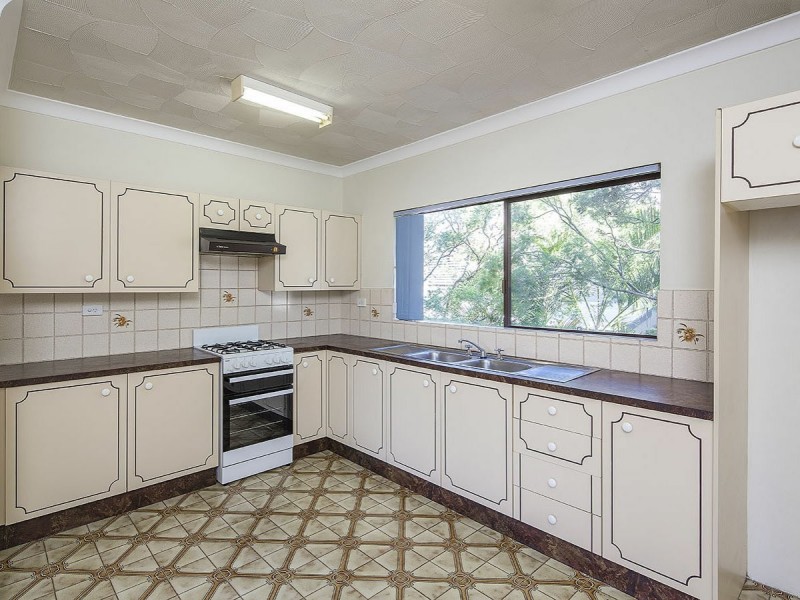 2/198 Juliette Street, Greenslopes QLD 4120
