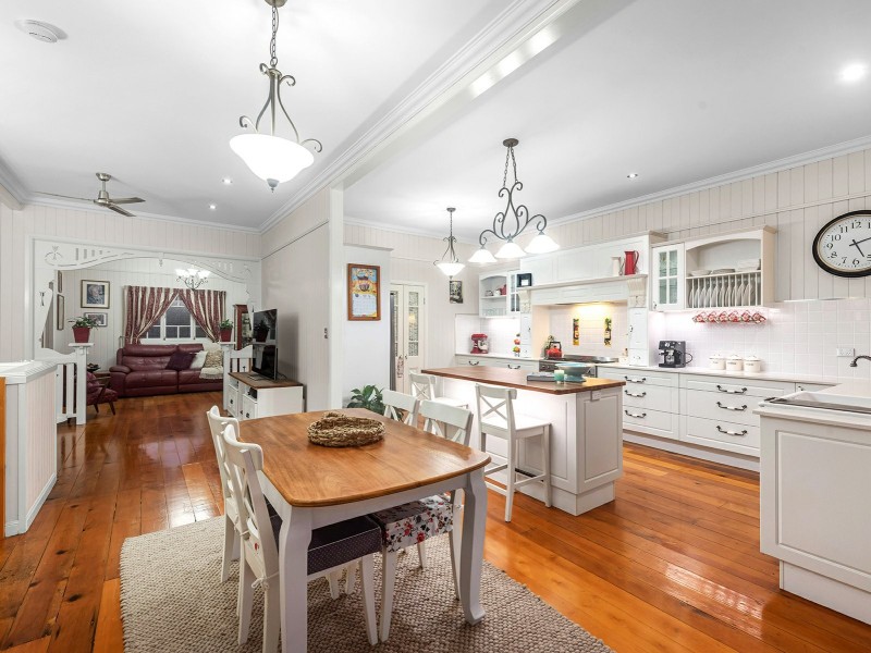 127 Ashby Street, Fairfield QLD 4103