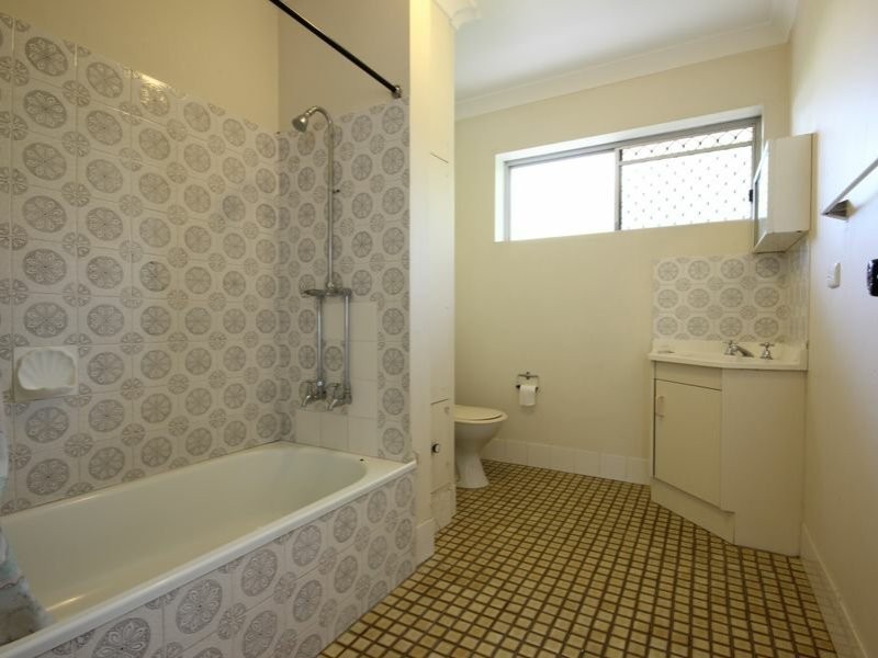 1/64 Fanny Street, Annerley QLD 4103