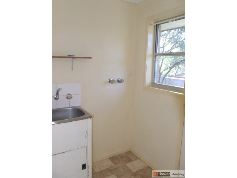 11 Dellwood Street, Nathan QLD 4111