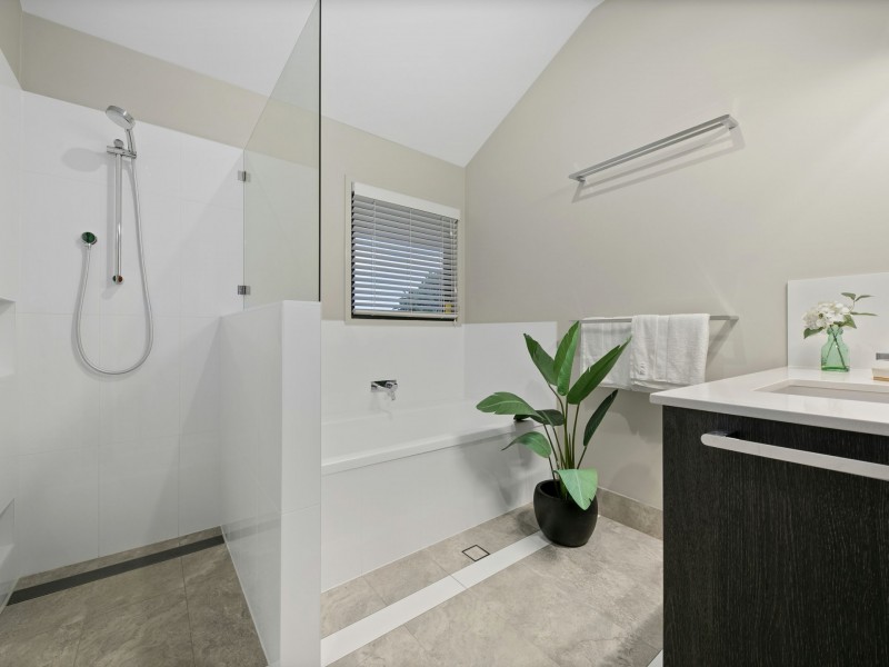 1 Orsova Road, Yeronga QLD 4104