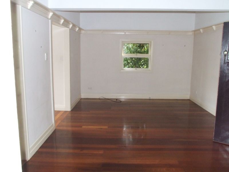 10 Glencoe Avenue, Tarragindi QLD 4121