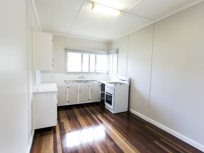 6 Yvonne  Street, Yeronga QLD 4104